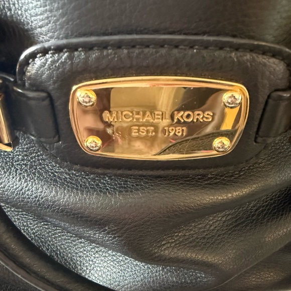 Michael Kors Hamilton East West Medium Black Pebbled Leather Bag, Gold Hardware - Picture 3 of 15